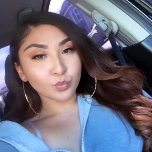 Meet your Posher, Mia